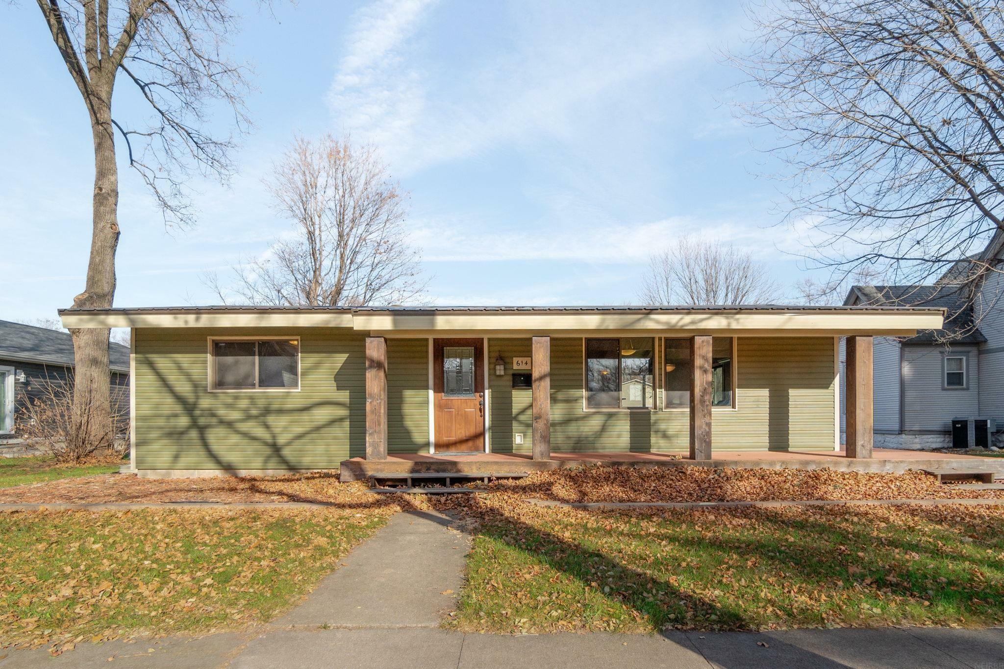 Property Photo:  614 SW 3rd  IA 50677 