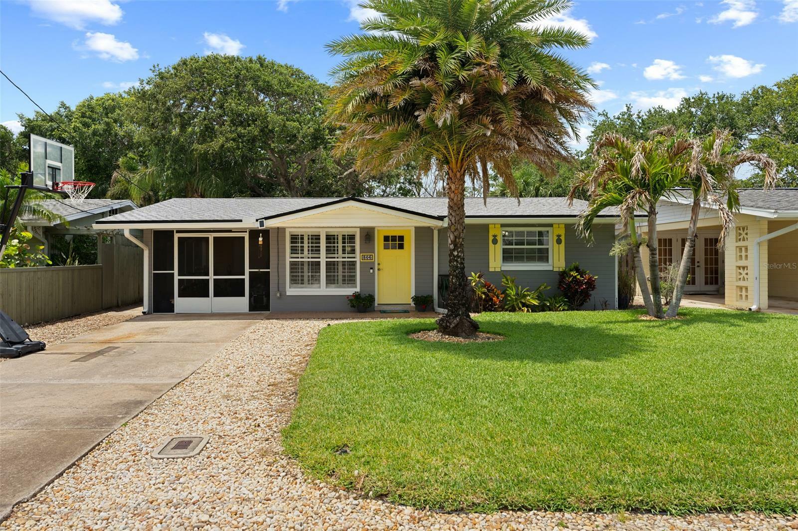 Property Photo:  806 E 17th Ave  FL 32169 