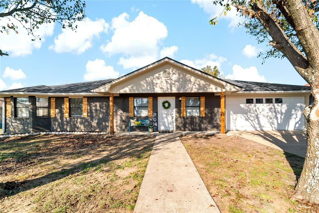 Property Photo:  435 York Street  TX 75460 