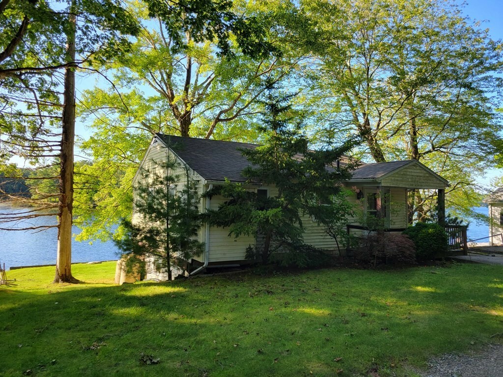 Property Photo:  9 Kruger Island Rd  MA 01571 