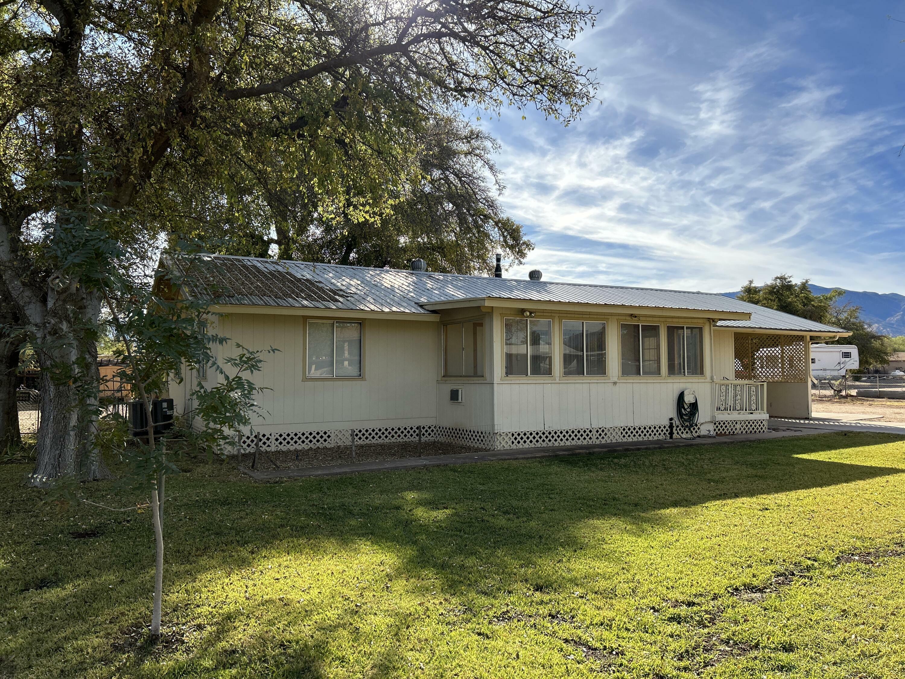 Property Photo:  145 W Forest Place  AZ 85553 