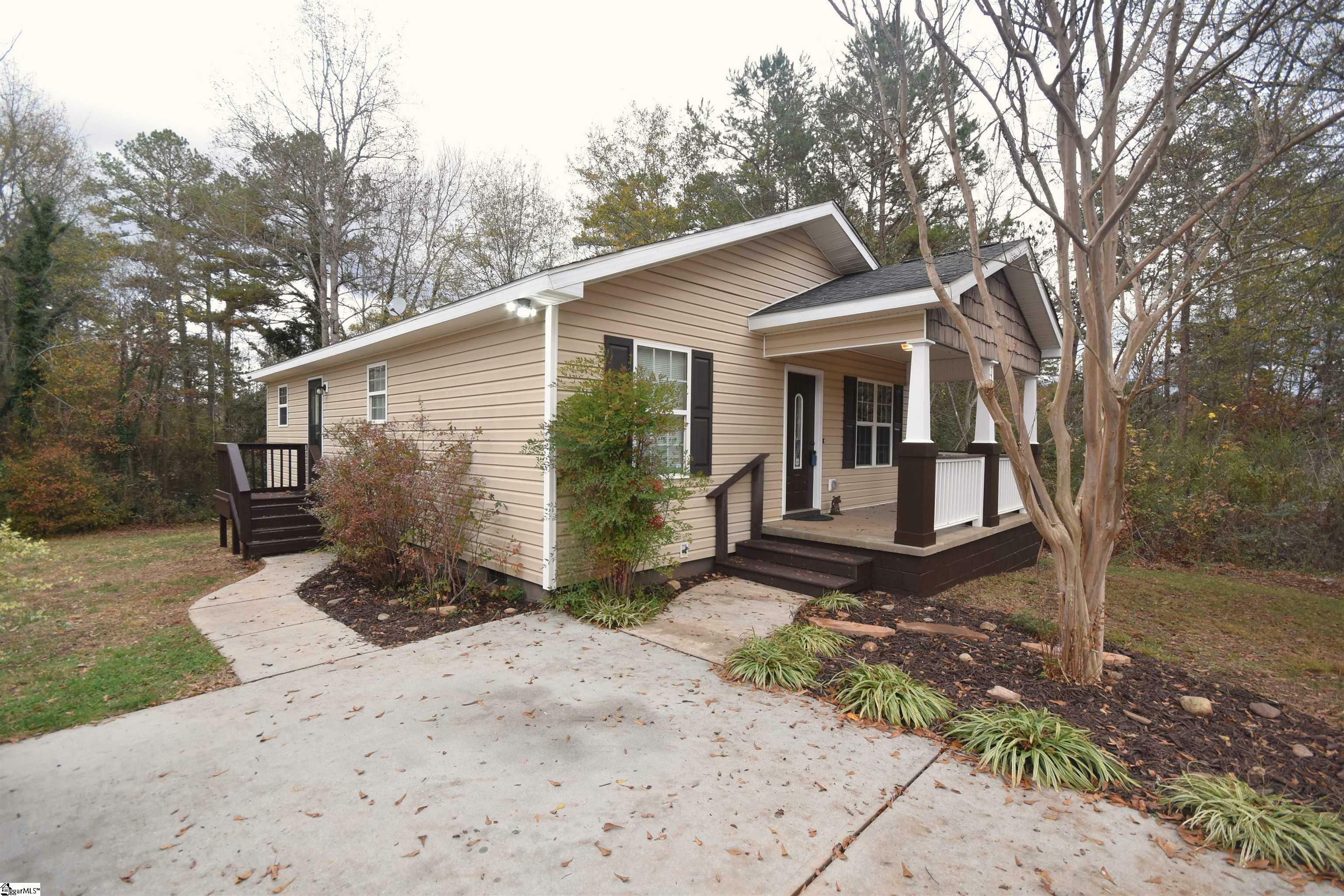 Property Photo:  210 West Road  SC 29690 