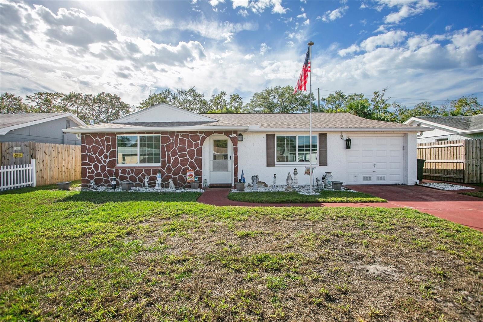 Property Photo:  6304 Westport Drive  FL 34668 