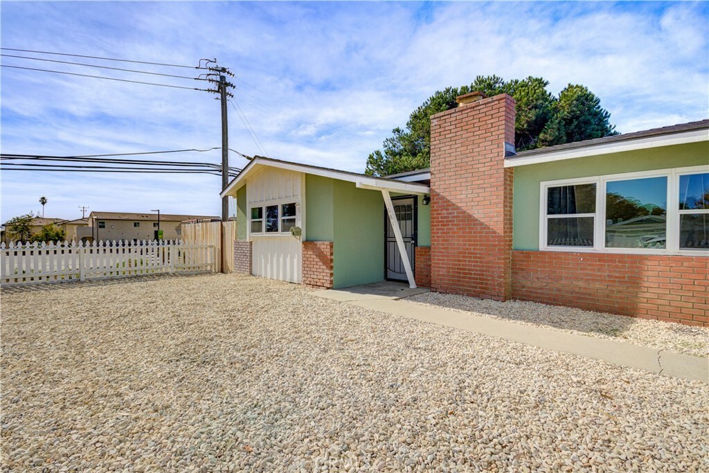 Property Photo:  681 S Elm Street  CA 93420 