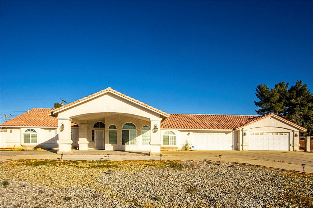 Property Photo:  15425 Kasota Road  CA 92307 