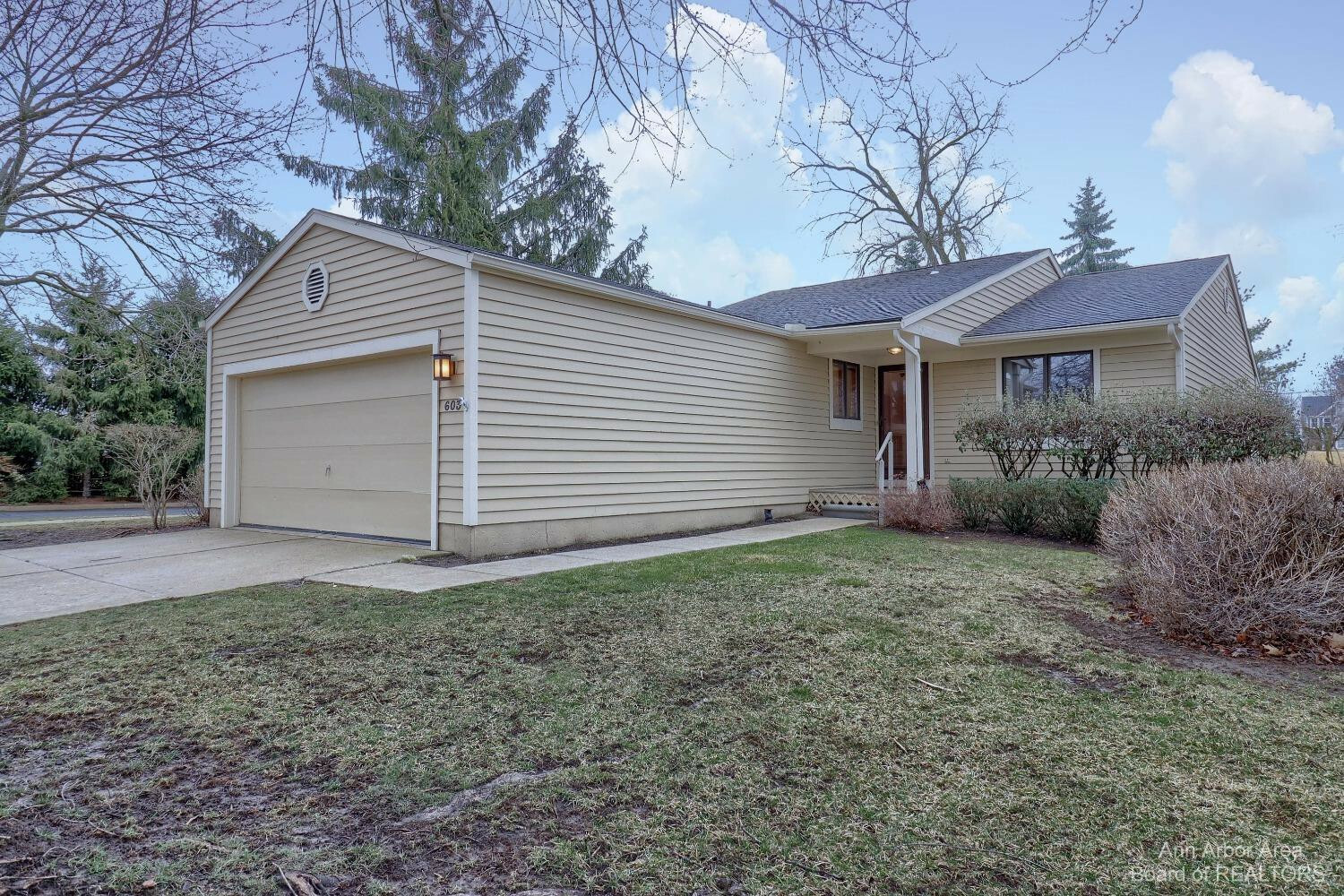 Property Photo:  603 Woodcreek Circle  MI 48176 