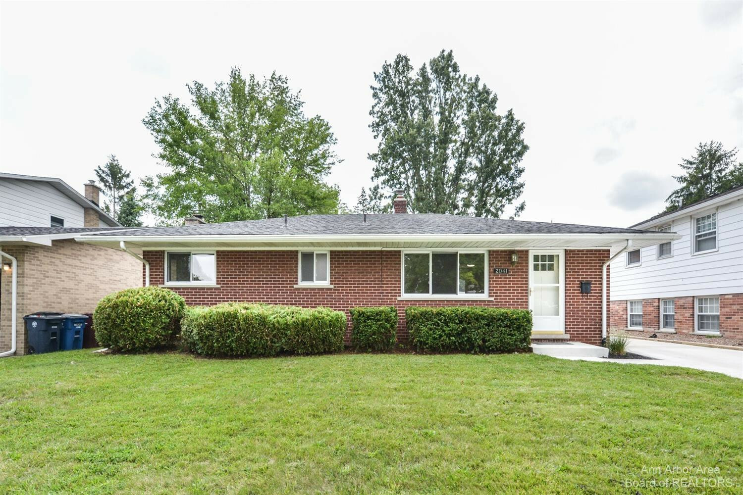 Property Photo:  2041 Norfolk Street  MI 48103 