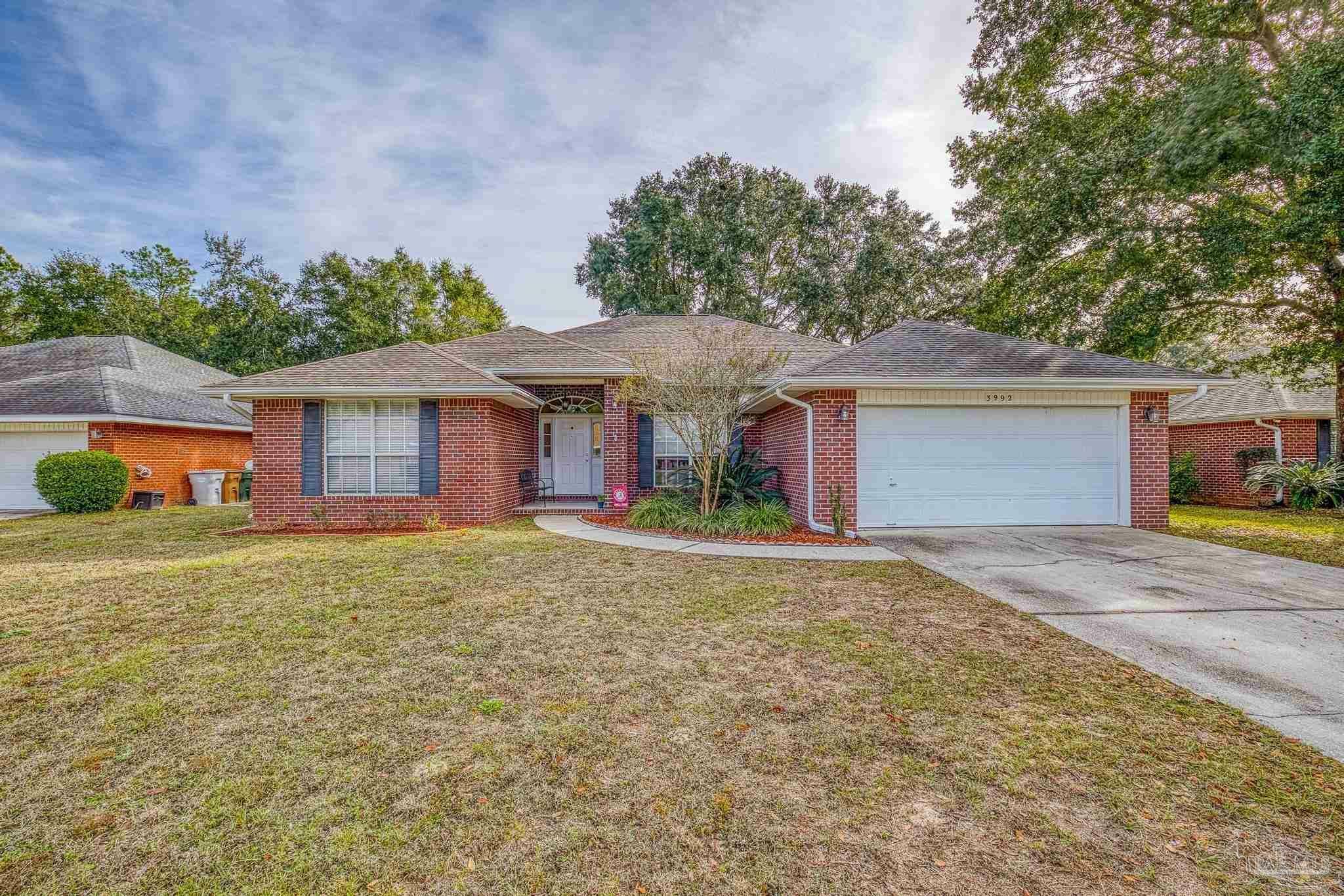 Property Photo:  3992 Holleyberry Ln  FL 32583 