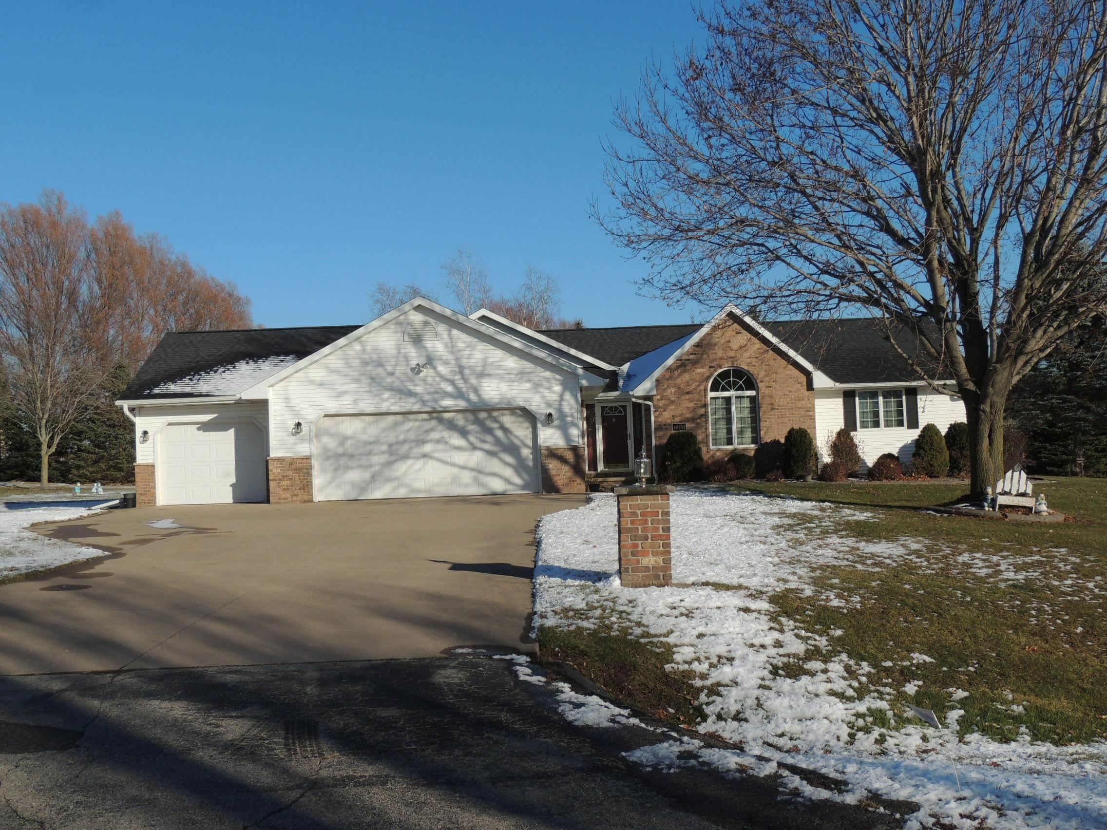 Property Photo:  N1692 Harvest Drive  WI 54942-8002 