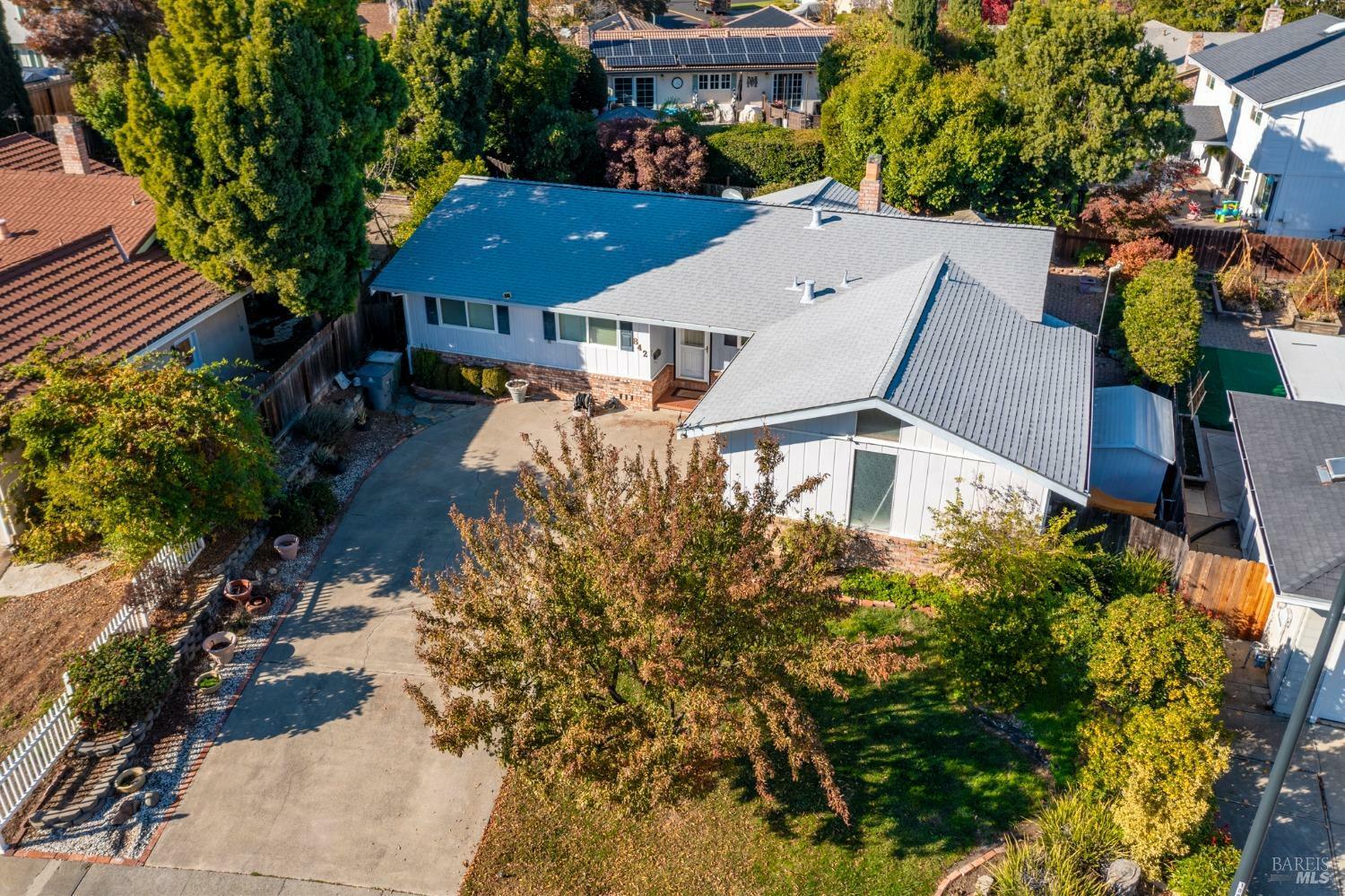 Property Photo: 842 Landon Court CA 95688