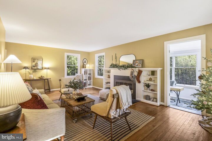 Property Photo: 8027 E Boulevard Drive VA 22308