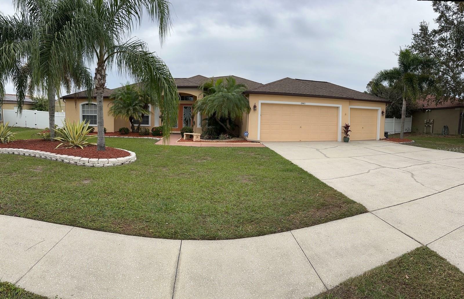 Property Photo:  6443 Clair Shore Drive  FL 33572 