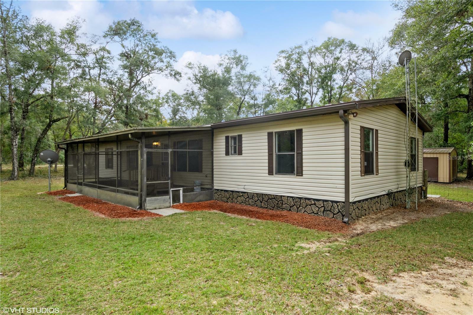 Property Photo:  577 NE 212th Avenue  FL 32680 