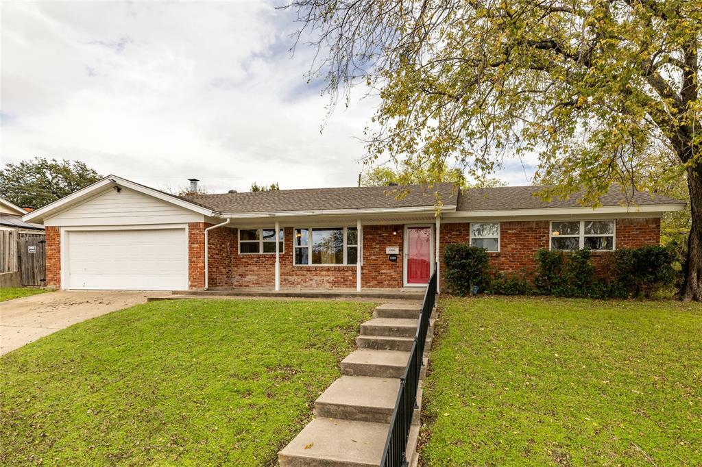 Property Photo: 3209 Durango Road TX 76116