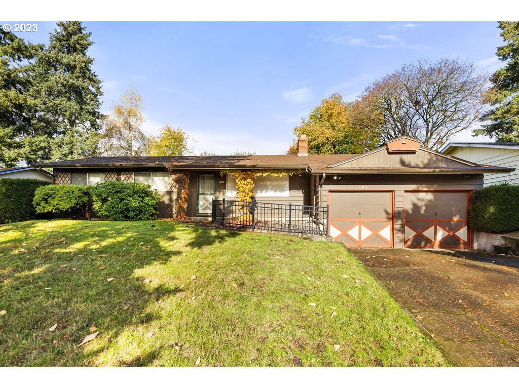 Property Photo:  5600 NE 45th St  WA 98661 