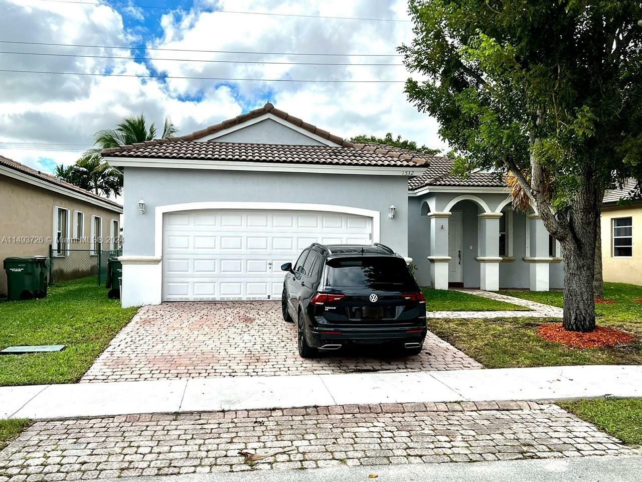 Property Photo:  1532 SE 16th Ave  FL 33035 