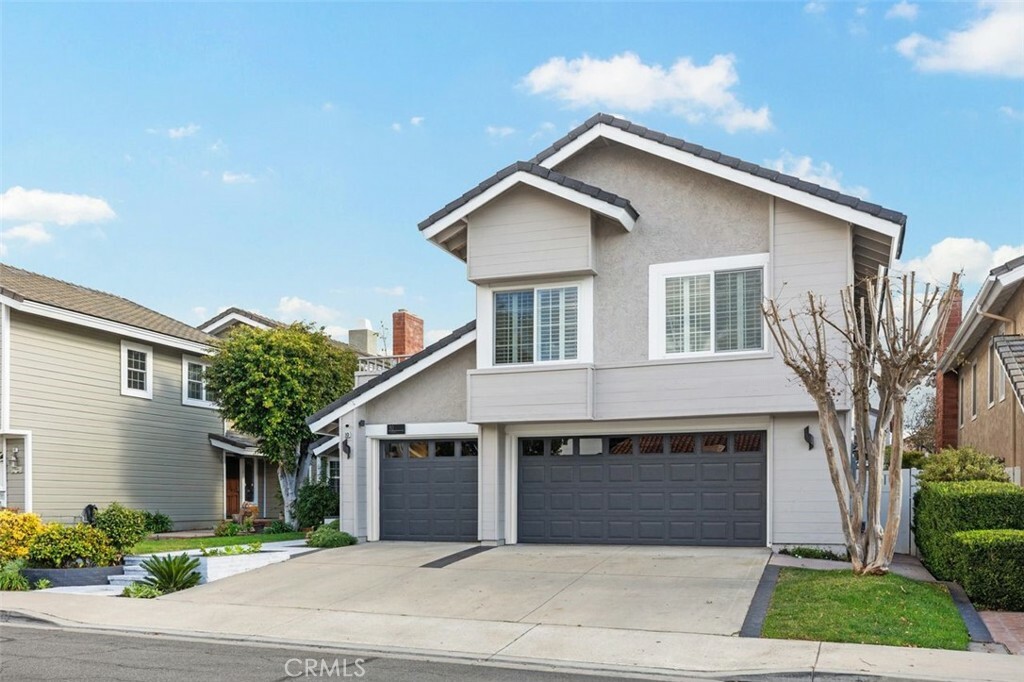 Property Photo: 10 Vispera CA 92620