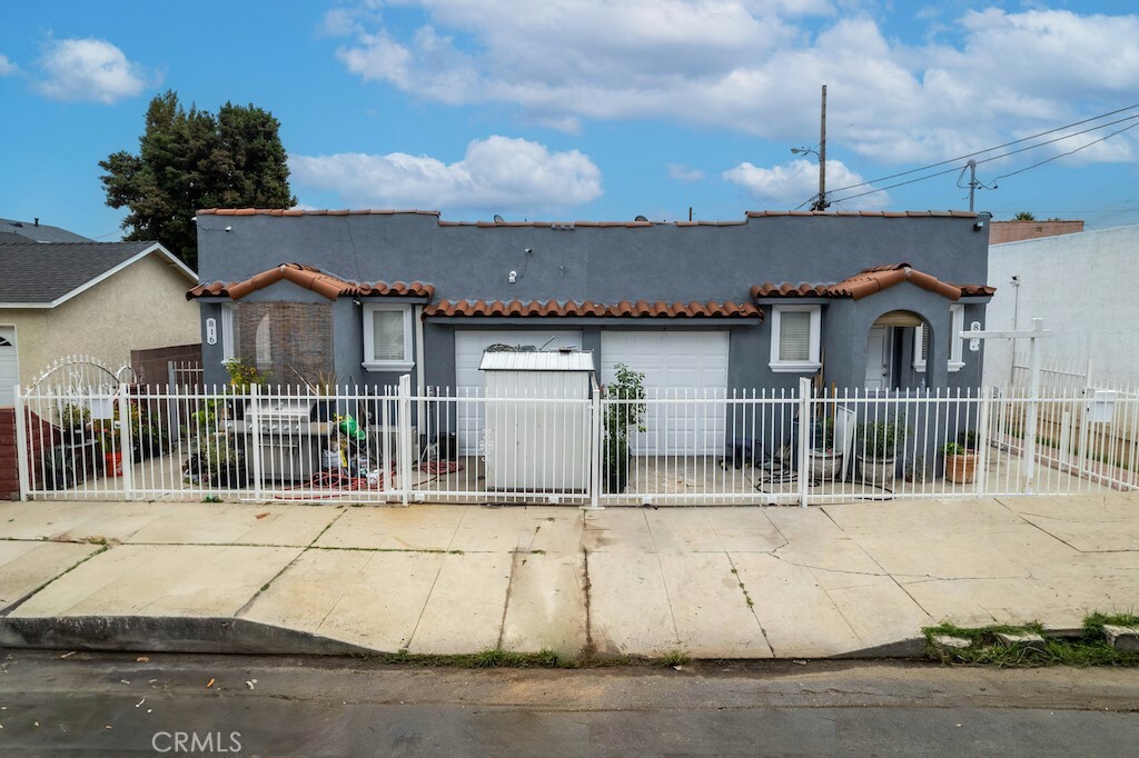 Property Photo:  814 Gulf Avenue  CA 90744 