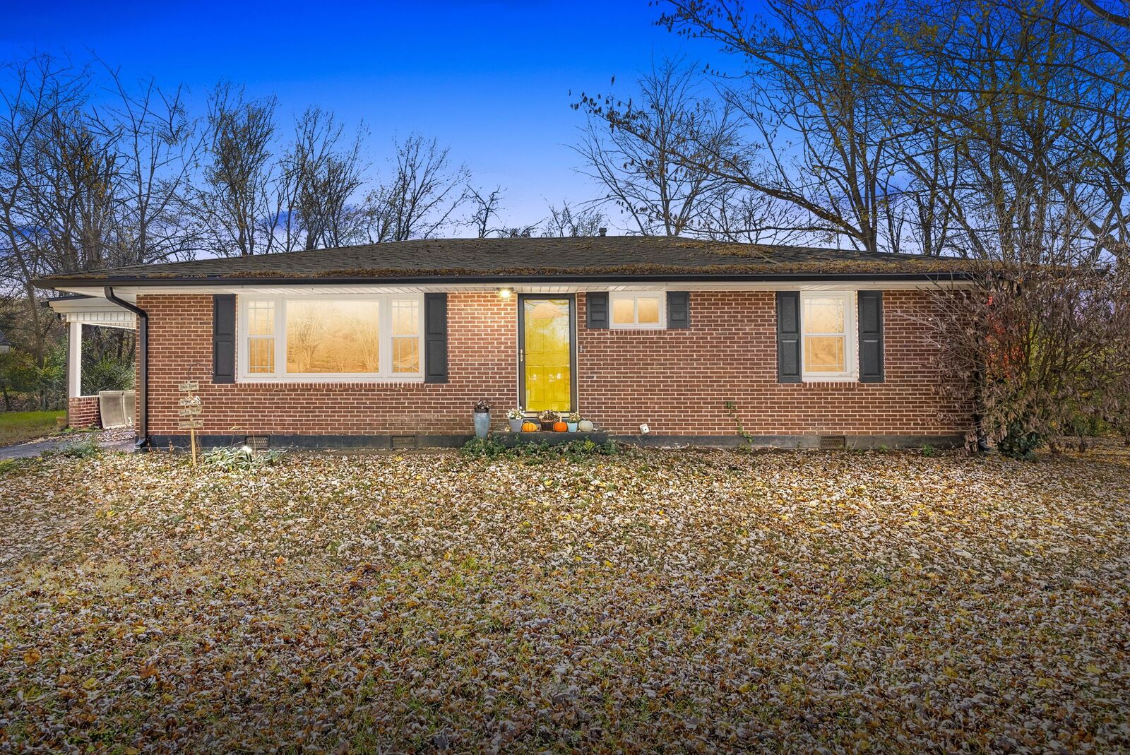 Property Photo:  111 Rebecca Ln  TN 37042 