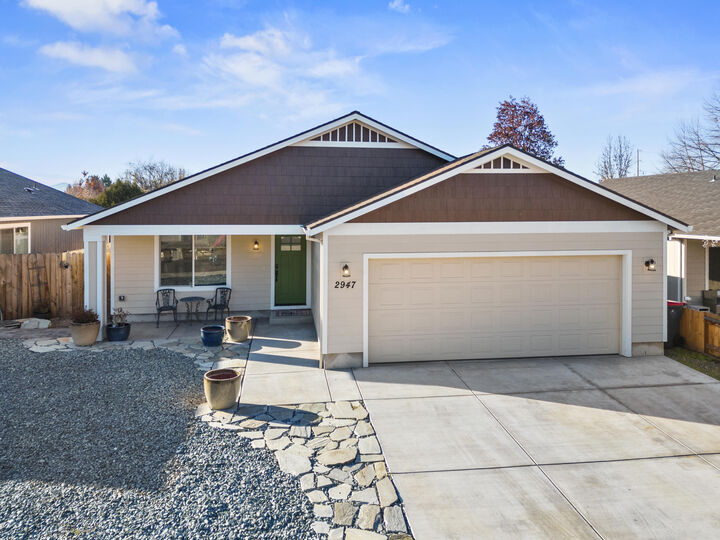 2947 Bailey Avenue  Medford OR 97504 photo