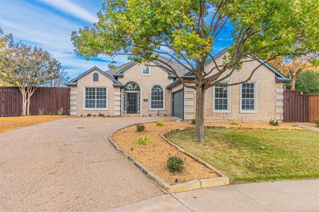 Property Photo: 632 Park Highlands Court TX 75019
