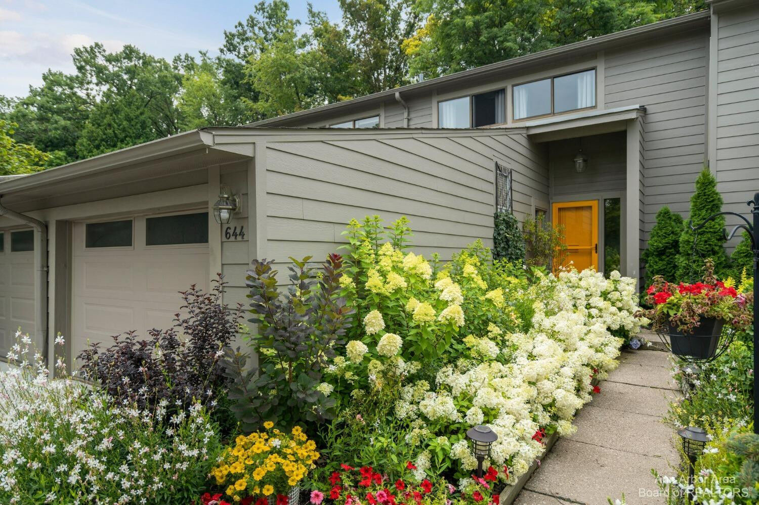 Property Photo: 644 Peninsula Court MI 48105