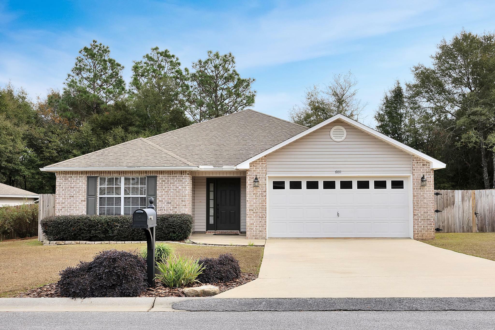 Property Photo: 6011 Aubrey Lee Lane FL 32539