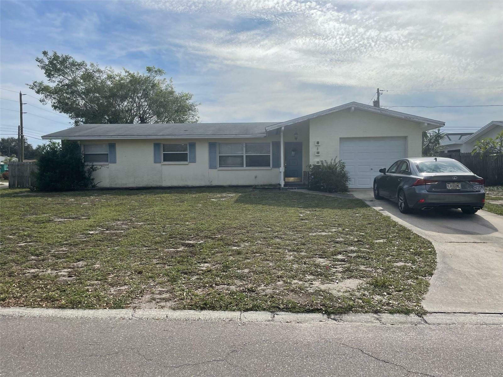 Property Photo:  13702 Martinique Drive  FL 33776 