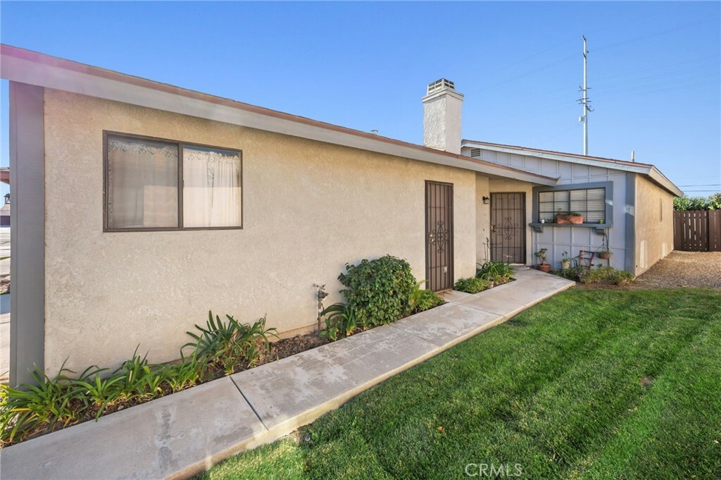 Property Photo:  29250 Murrieta Road  CA 92586 