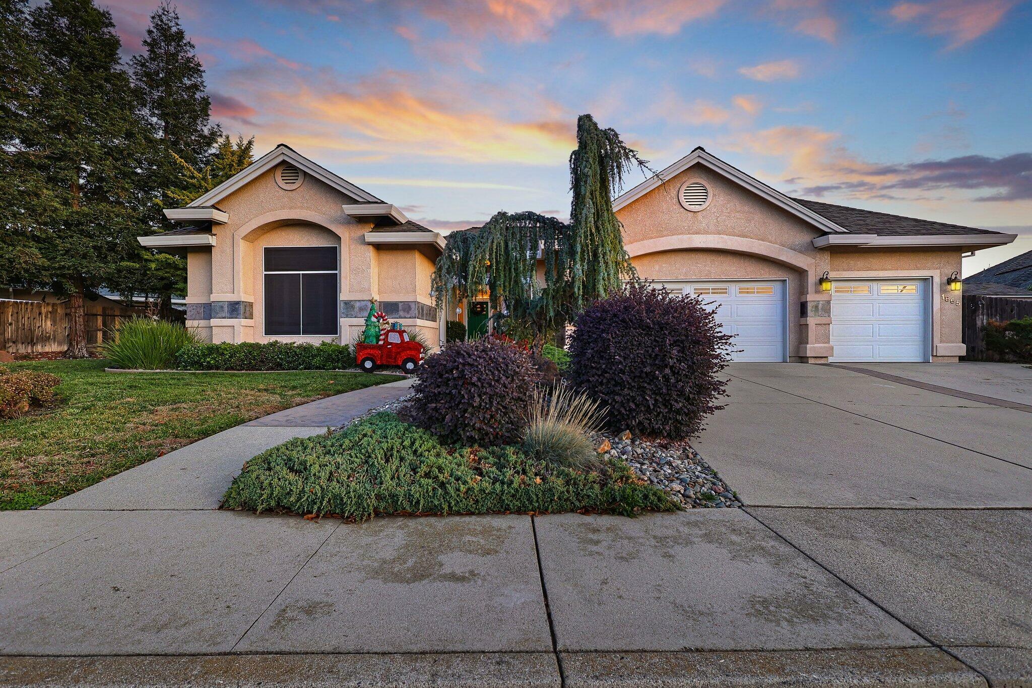 Property Photo:  1865 Harvard Way  CA 96003 