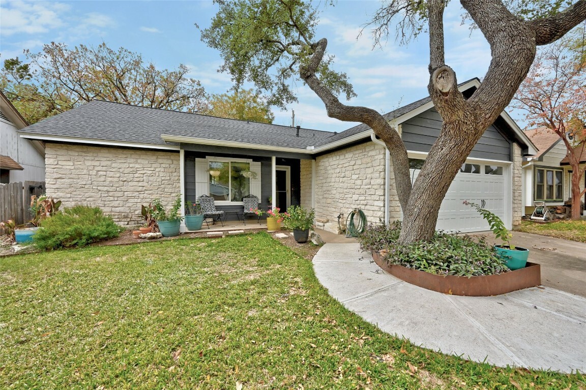 Property Photo:  8804 United Kingdom Drive  TX 78748 