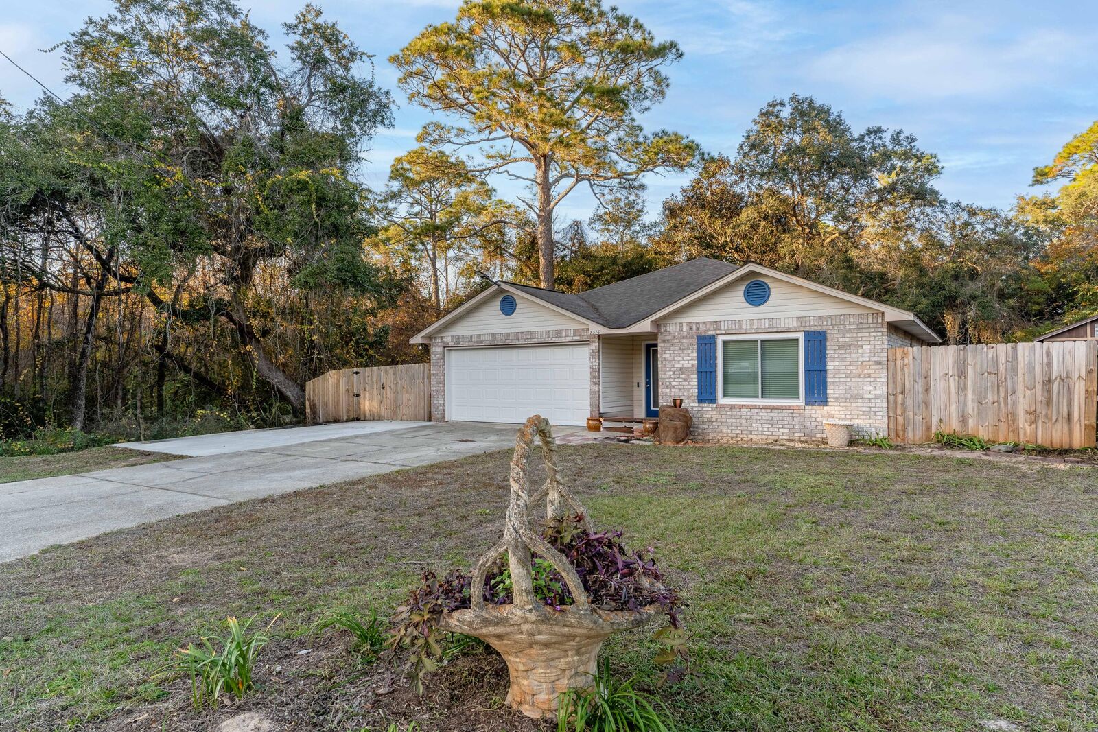 Property Photo: 7316 Coytoba Drive FL 32566