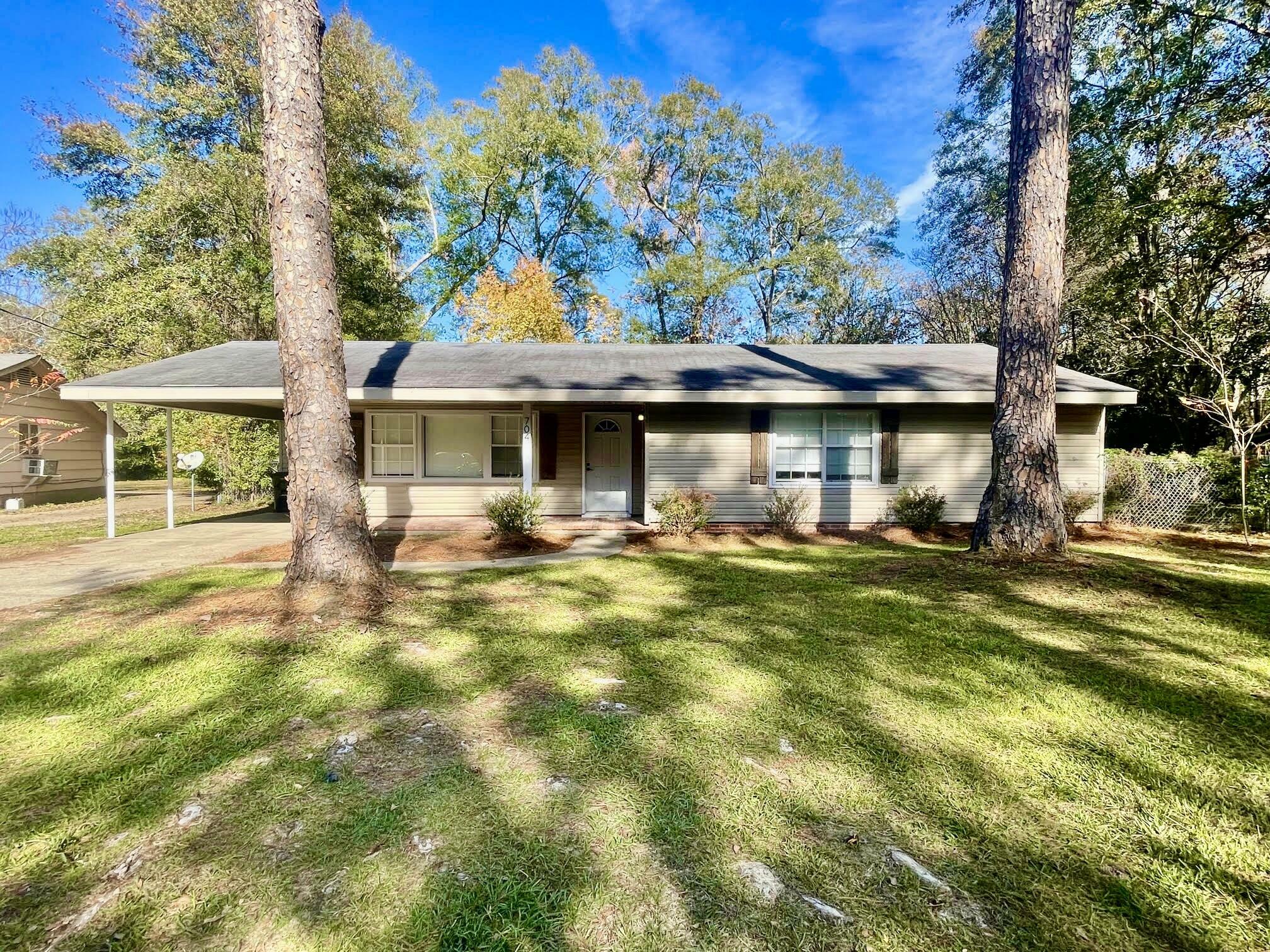 Property Photo:  704 Crestview Dr.  MS 39401 