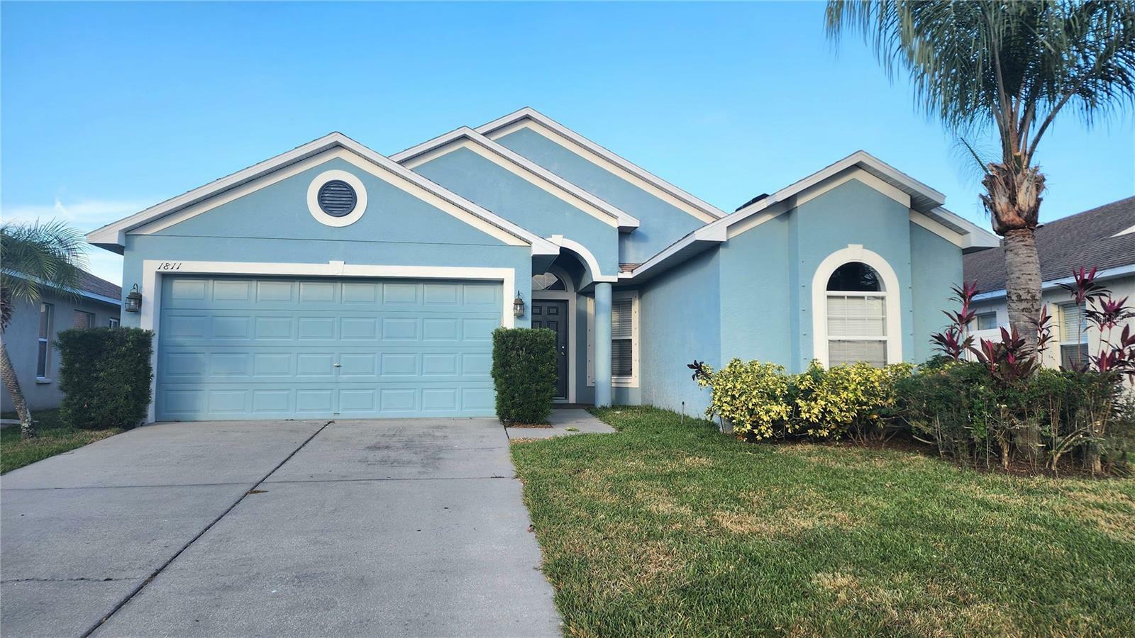 Property Photo:  1811 Raven Glen Drive  FL 33570 