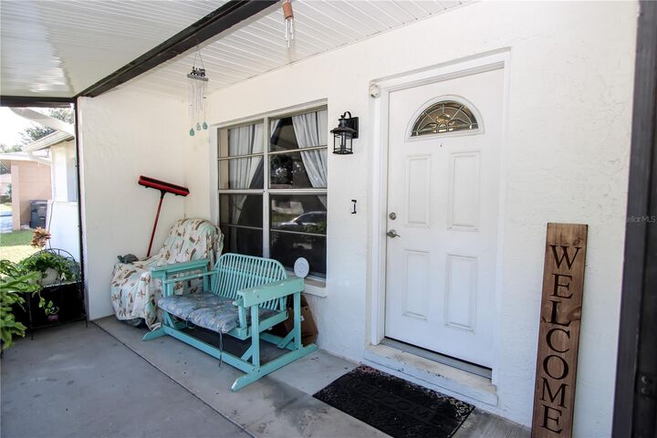 Property Photo:  506 Falkirk Avenue  FL 33594 