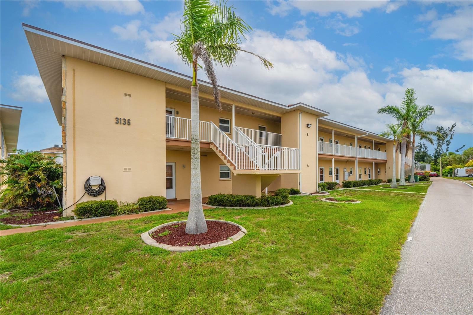 Property Photo:  3136 Harbor Boulevard 1B  FL 33952 