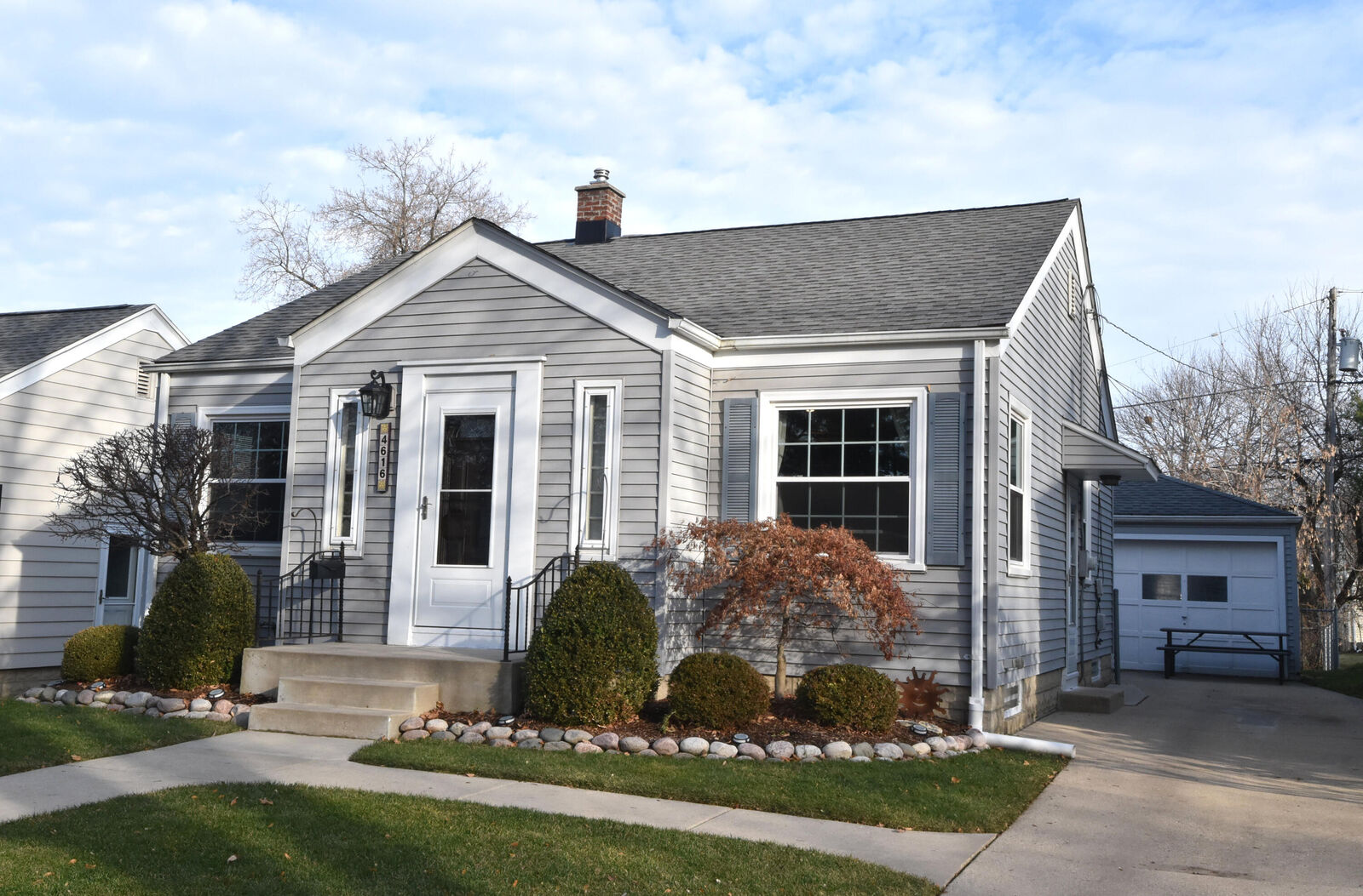 Property Photo: 4616 N Woodruff Ave WI 53211
