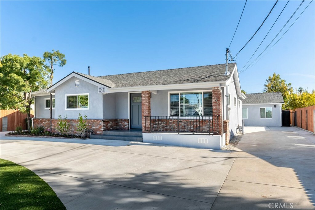 7434 Hesperia Avenue  Reseda CA 91335 photo