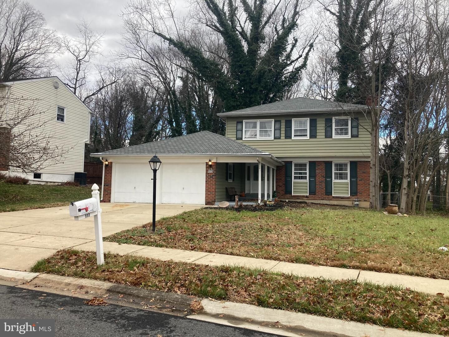 Property Photo:  117 Chapel Hill Drive  DE 19711 