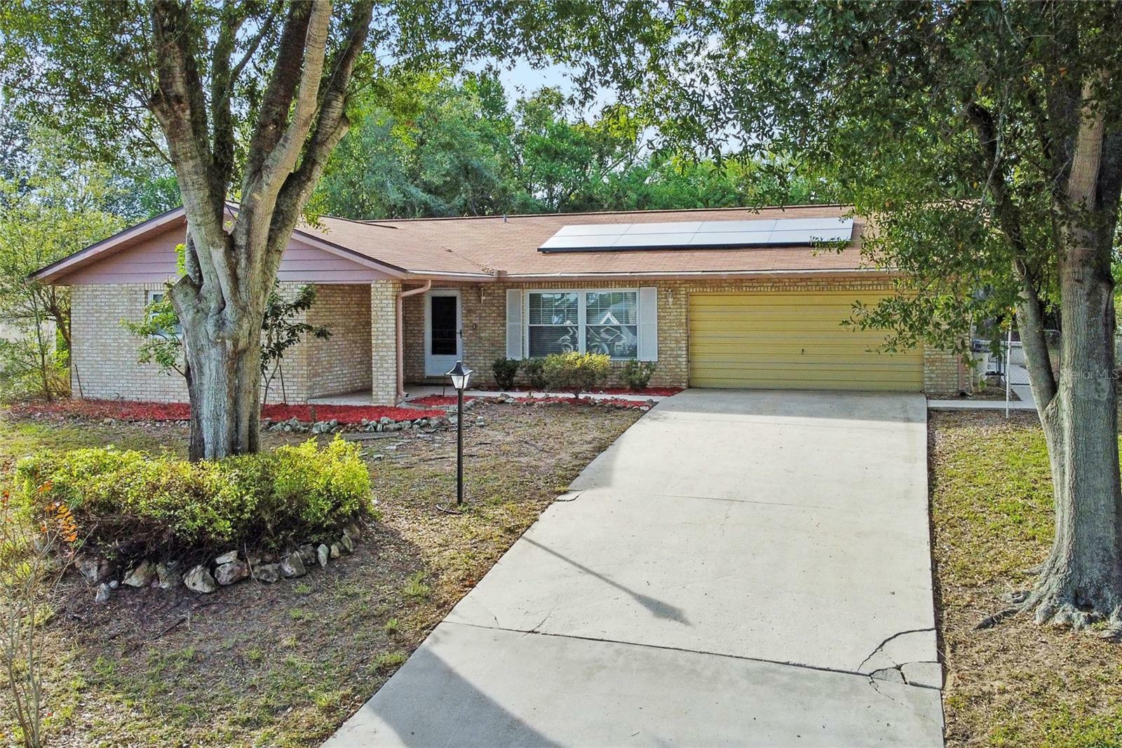 Property Photo:  3104 S Lakeshore Court  FL 32726 