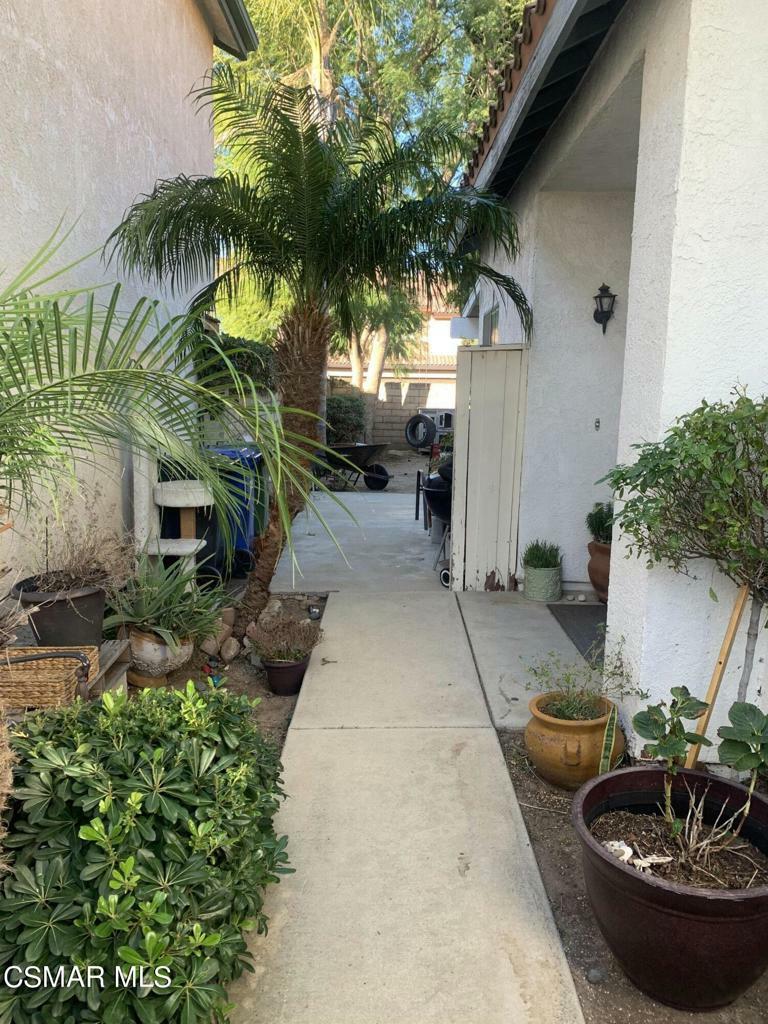 Property Photo:  2429 Ridge View Court  CA 93065 