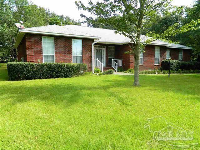 Property Photo:  820 Green Hills Rd  FL 32533 