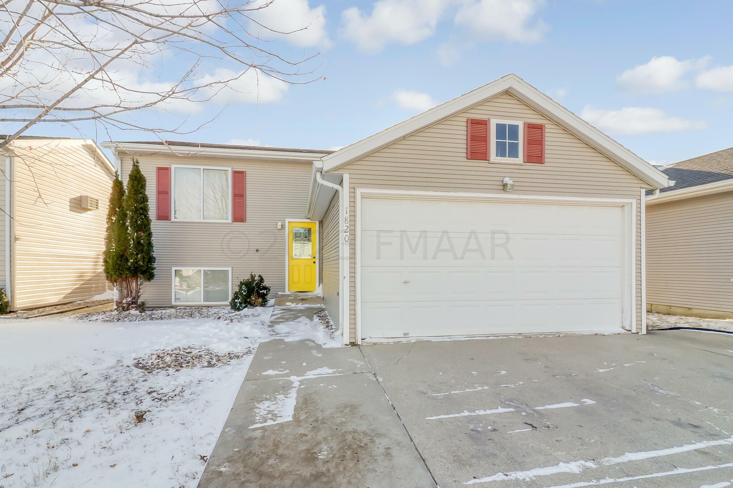 1820 56 Avenue S  Fargo ND 58104 photo