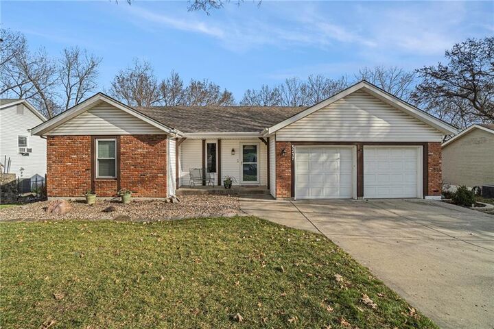 House for sale in Gladstone 5237 N Baltimore Avenue, Gladstone, MO 64118