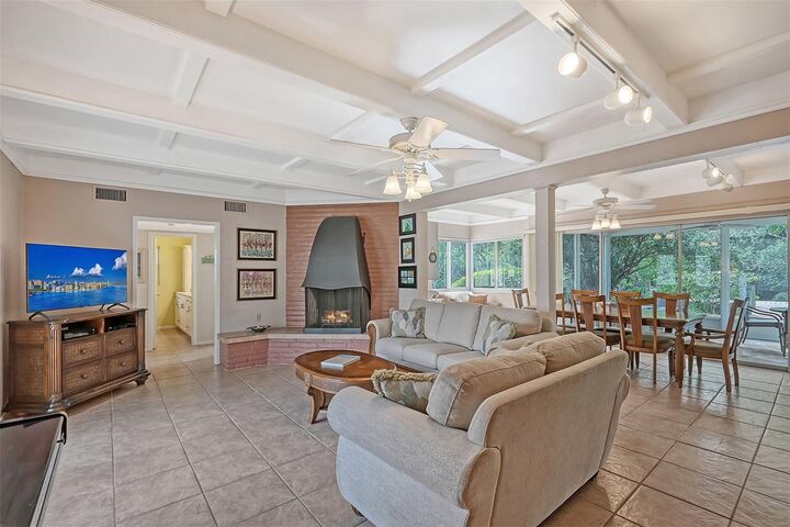Property Photo:  480 Island Circle  FL 34242 