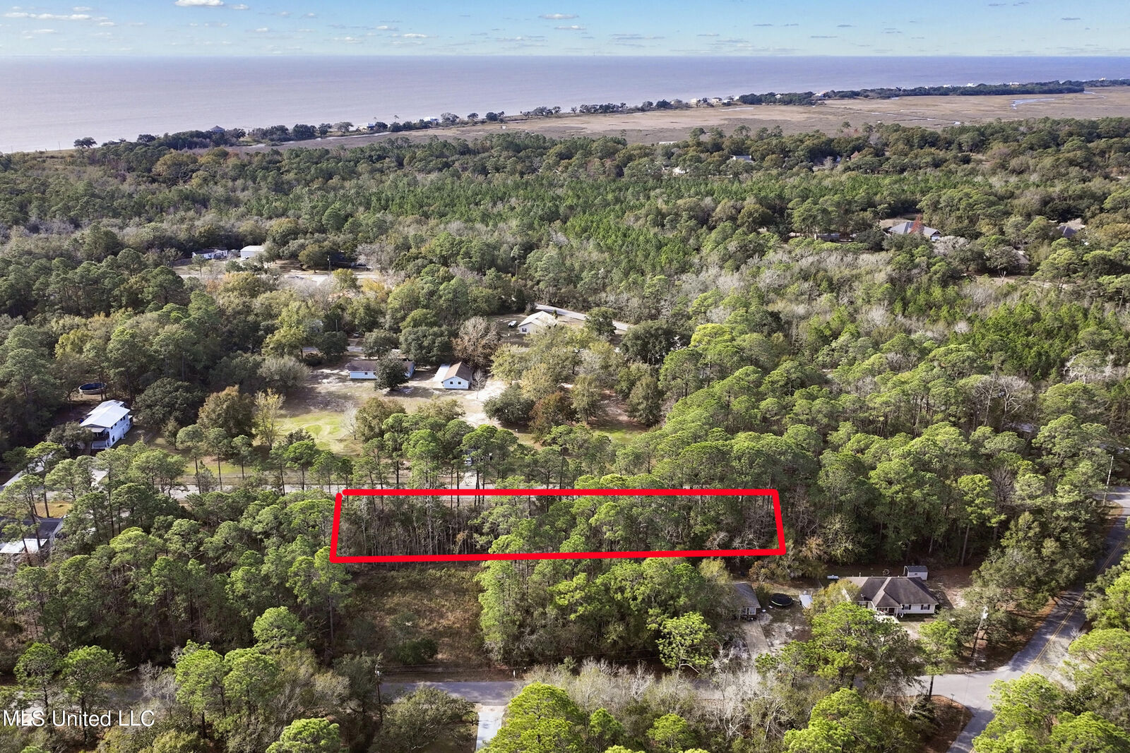 Property Photo:  76 And 79 SE Main Street  MS 39564 