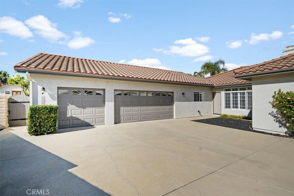 Property Photo:  1712 Horseman Court  CA 93454 