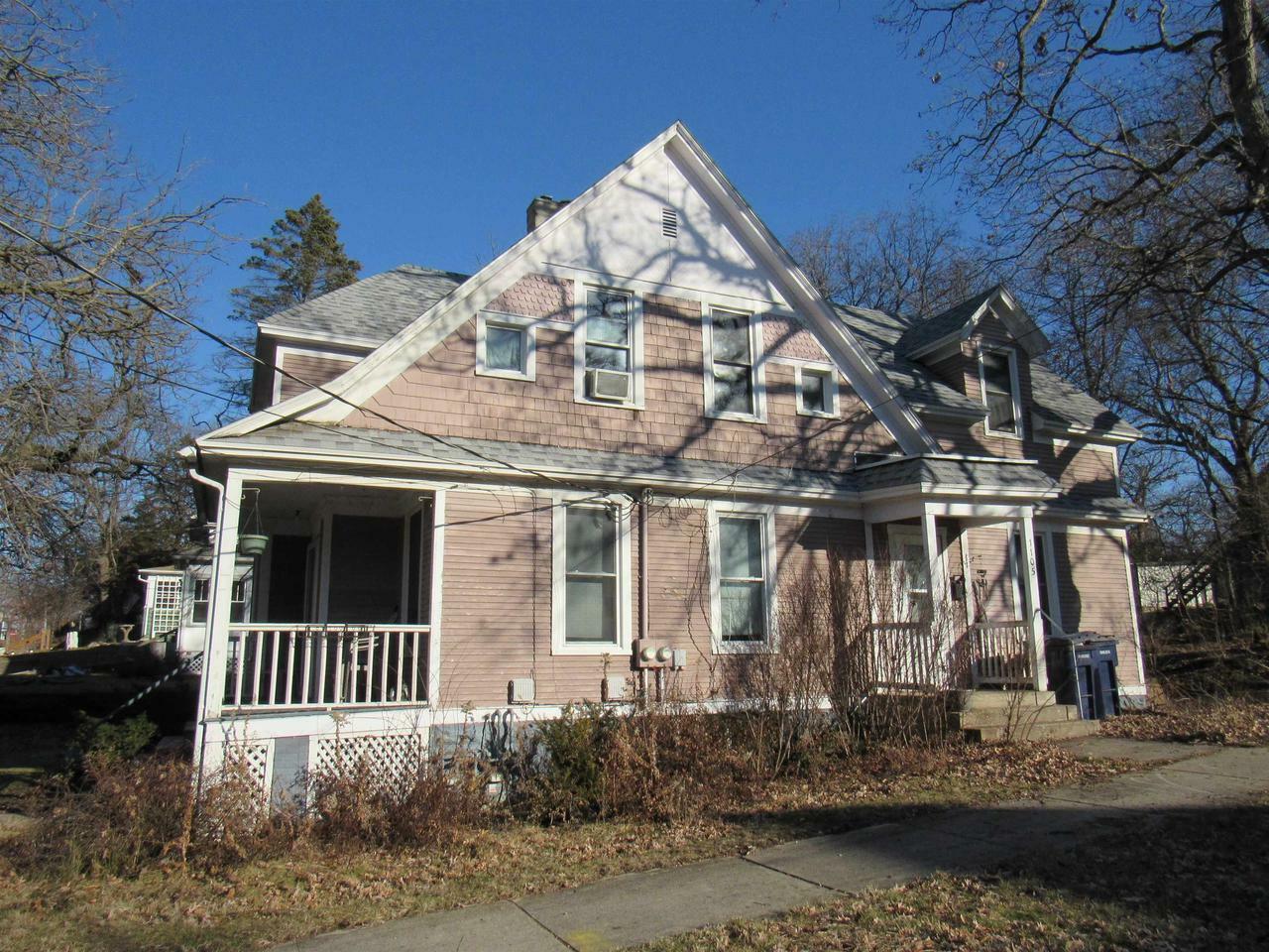 Property Photo:  721 South Garfield Avenue  WI 53545 