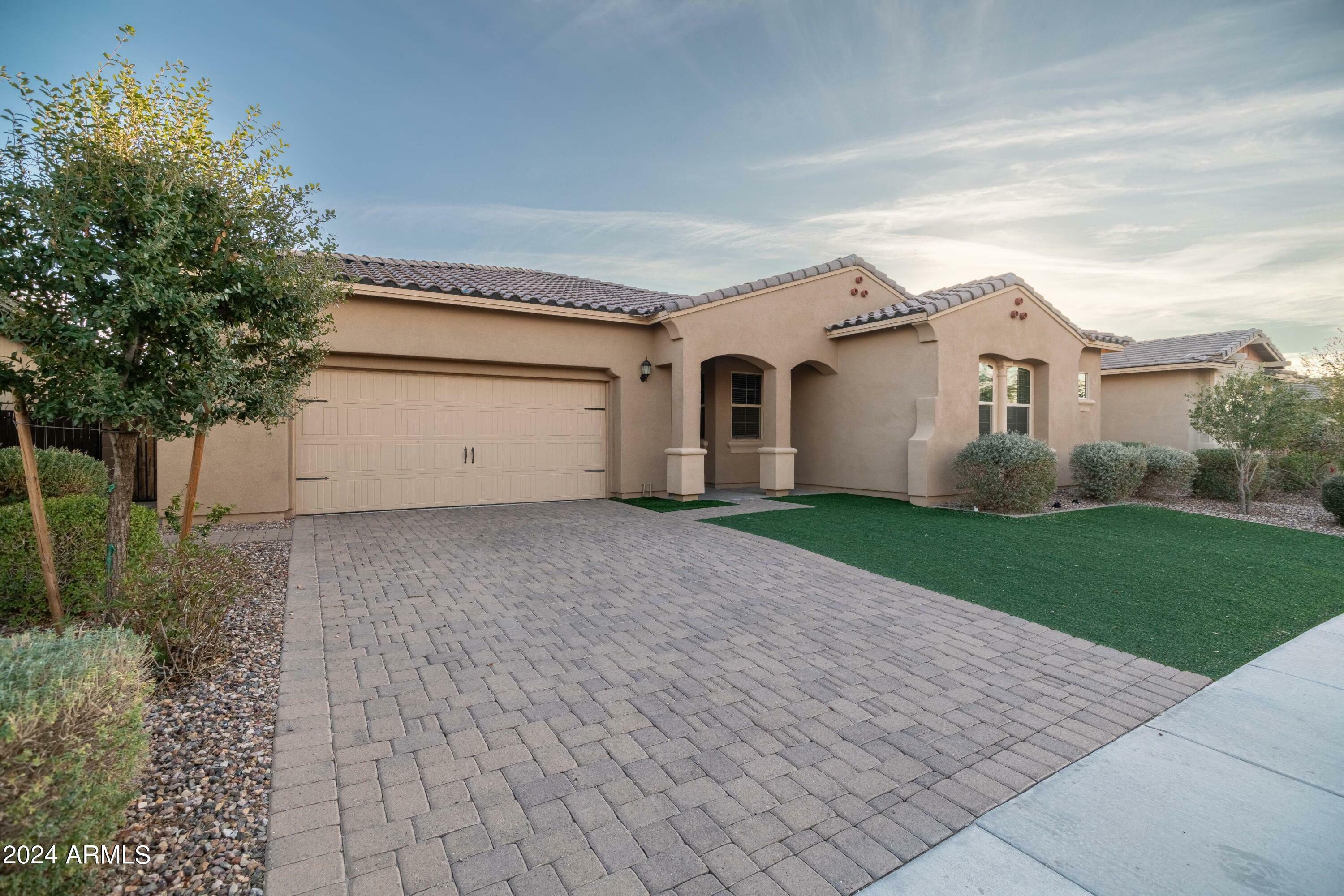 Property Photo:  9275 W Plum Road  AZ 85383 