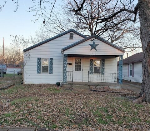 Property Photo:  916 N Fairlawn Avenue  IL 62522 